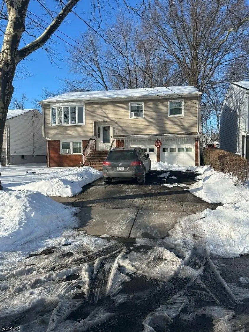 211 E 10Th Ave, Roselle Boro, NJ 07203