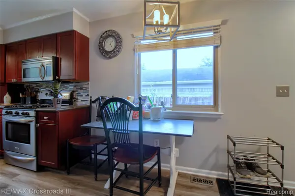 7367 Cavell ST, Westland, MI 48185