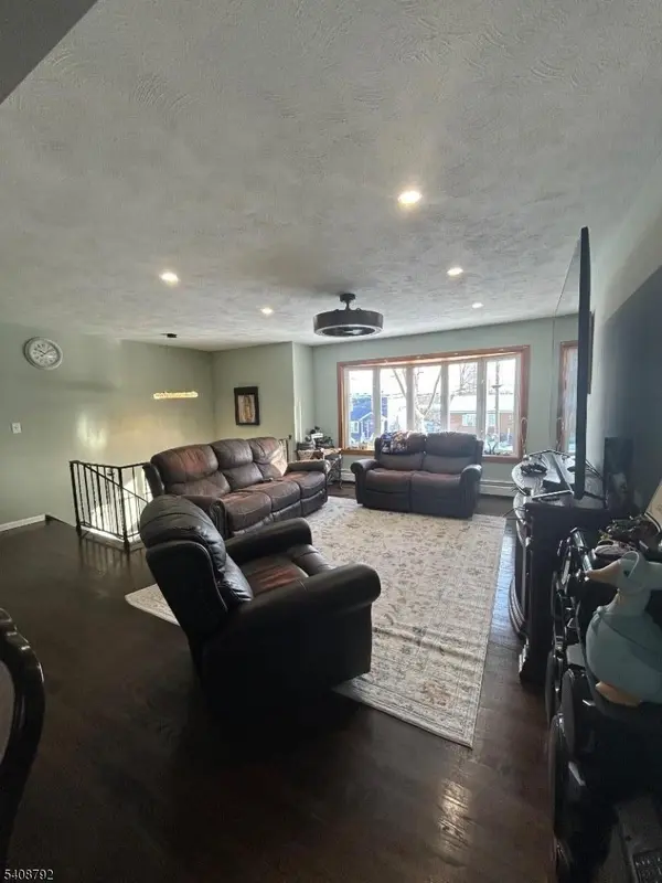 211 E 10Th Ave, Roselle Boro, NJ 07203