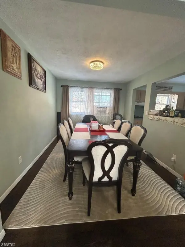 211 E 10Th Ave, Roselle Boro, NJ 07203