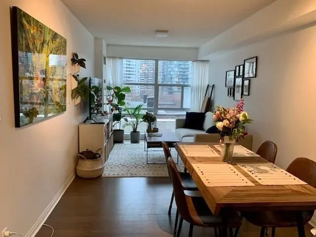 Toronto C01, ON M4Y 3G4,11 St. Joseph ST #809