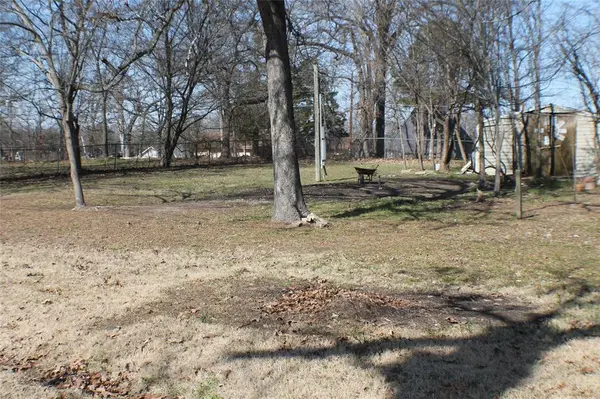 111 Daniel Drive, Mabank, TX 75156