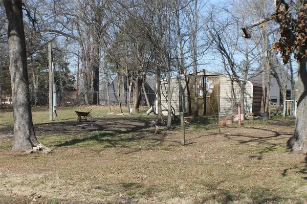 111 Daniel Drive, Mabank, TX 75156