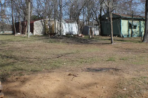 111 Daniel Drive, Mabank, TX 75156