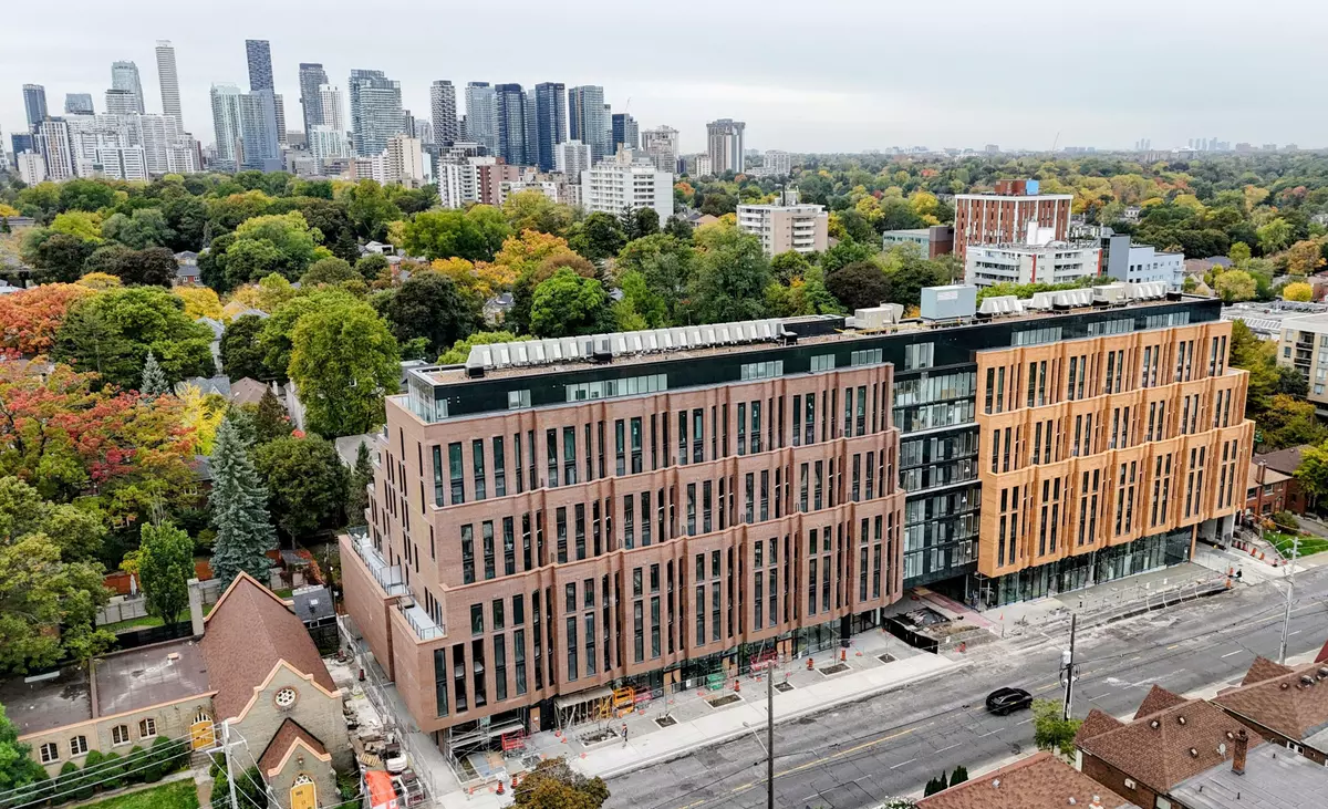 Toronto, ON M4G 3C4,1720 Bayview AVE #704