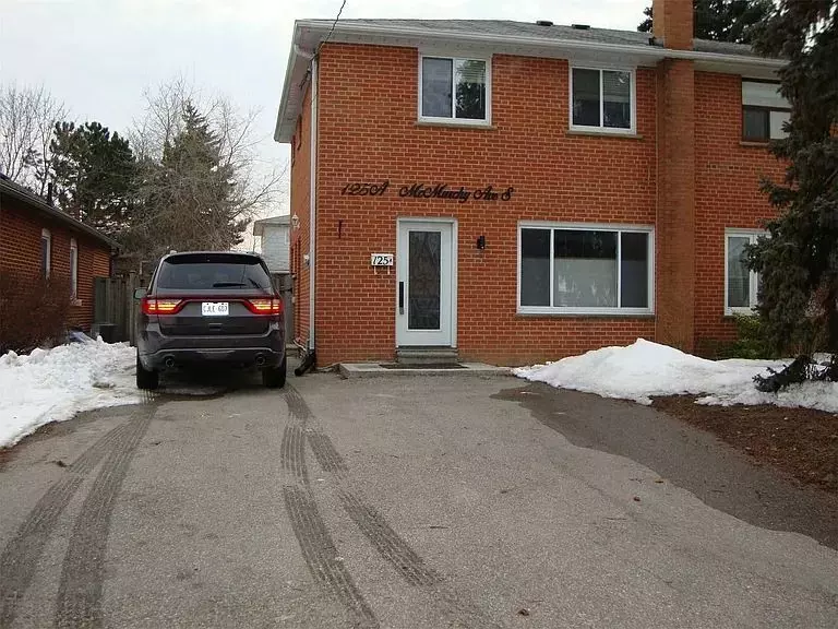 Brampton, ON L6Y 1Z1,125A Mcmurchy AVE S