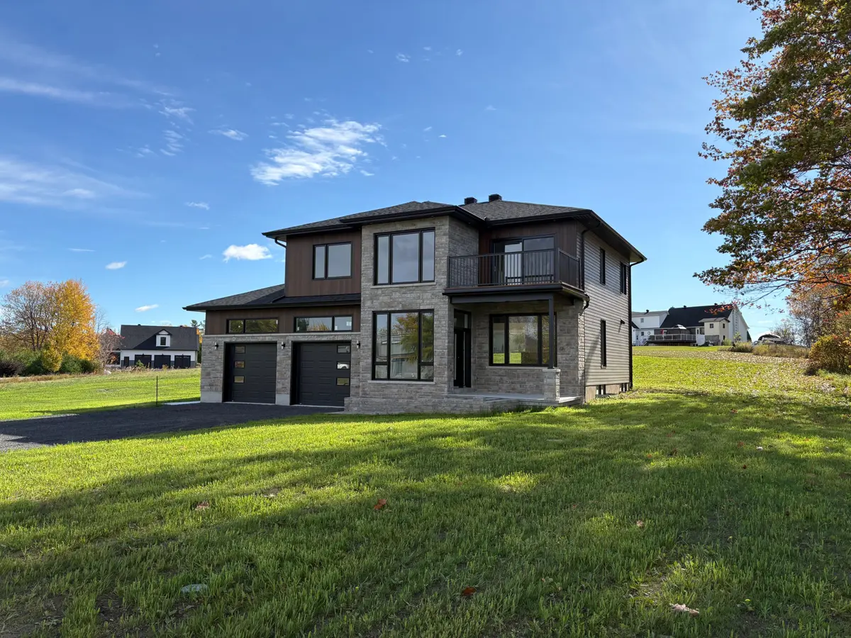 170 Gascon ST E, Alfred And Plantagenet, ON K0B 1J0