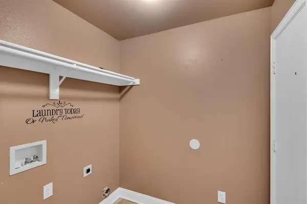 1006 Darren Drive, Burleson, TX 76028