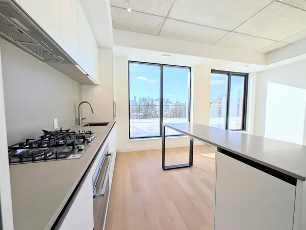 Toronto, ON M4G 3C4,1720 Bayview AVE #704