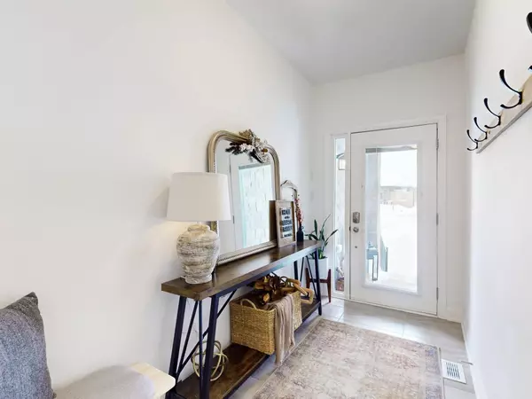 Barrie, ON L9J 0Y1,24 lally TER