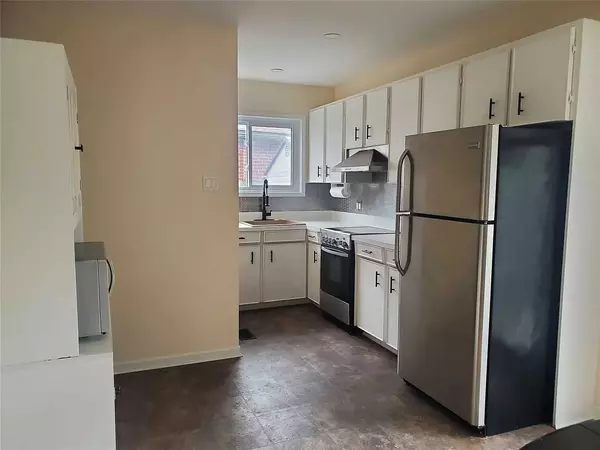 Brampton, ON L6Y 1Z1,125A Mcmurchy AVE S