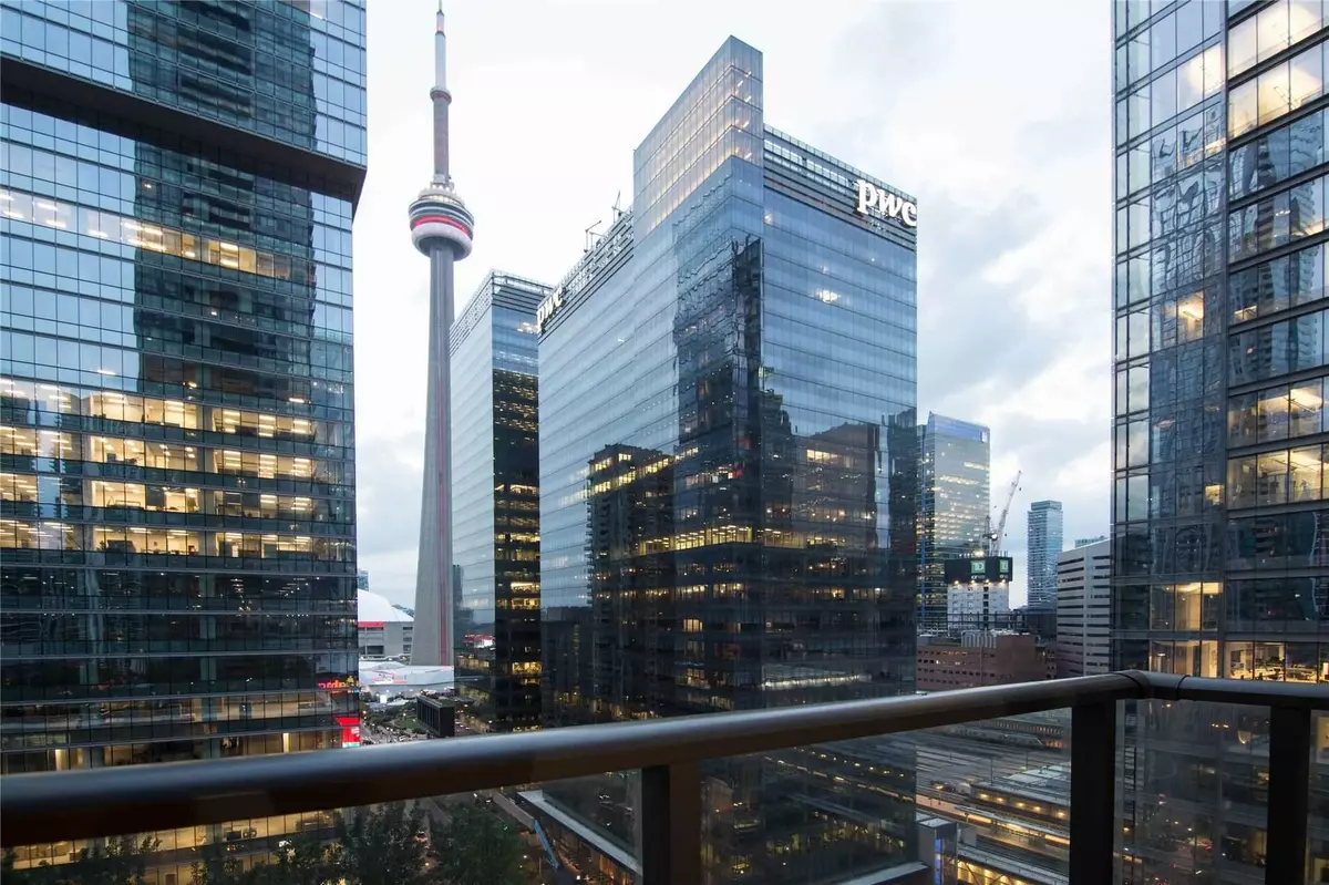 Toronto C01, ON M5J 0A7,65 Bremner BLVD #1404