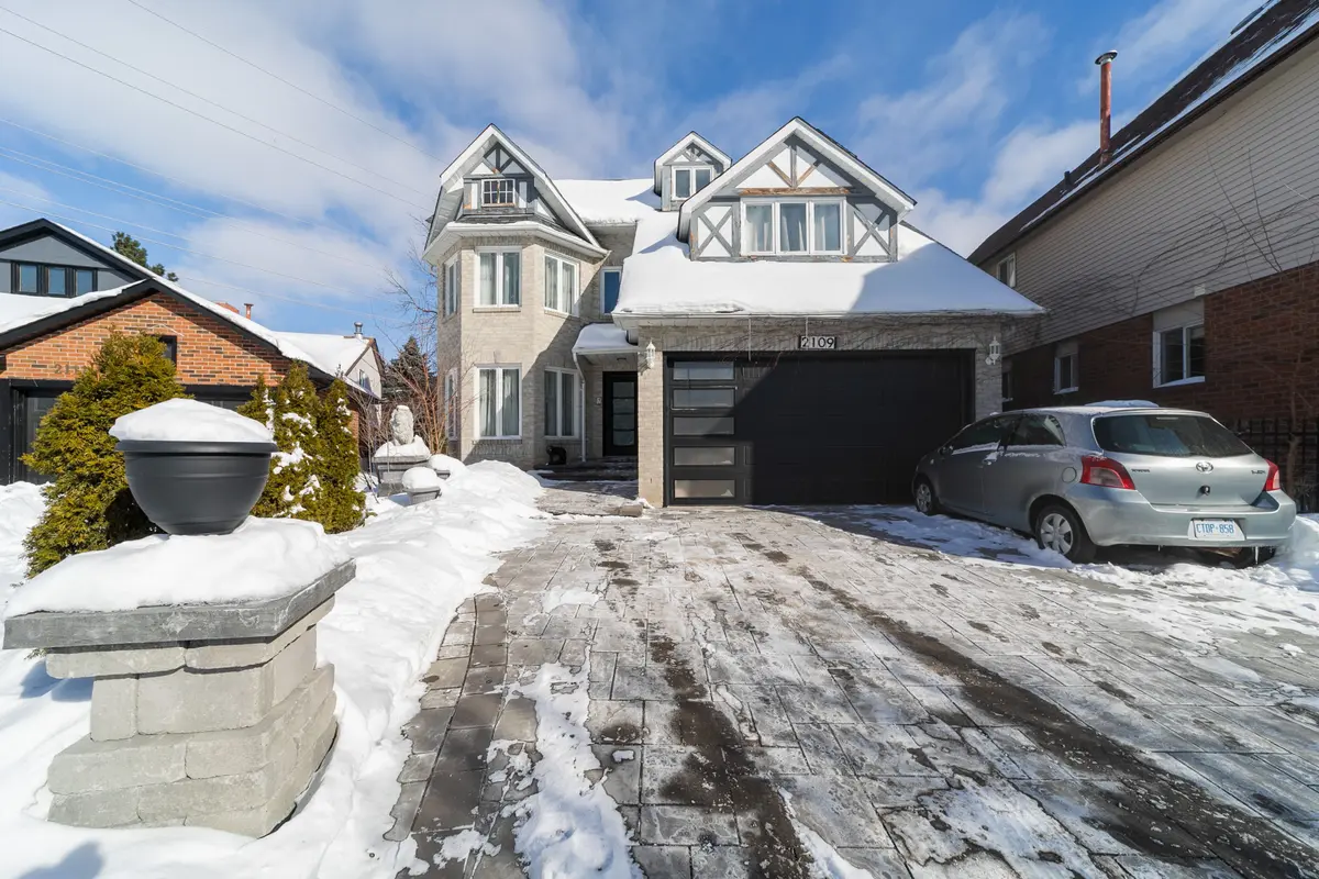 2109 Lynn Heights DR, Pickering, ON L1X 2S1