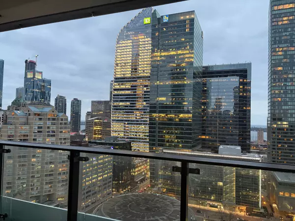 Toronto C01, ON M5V 1H8,224 King ST W #2205