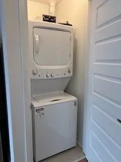 Milton, ON L9T 2X5,490 GORDON KRANTZ AVE #311