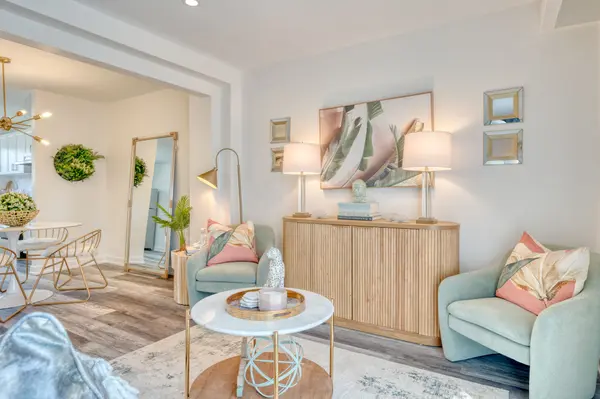 20 Anna Capri DR #27, Hamilton, ON L8W 1M6