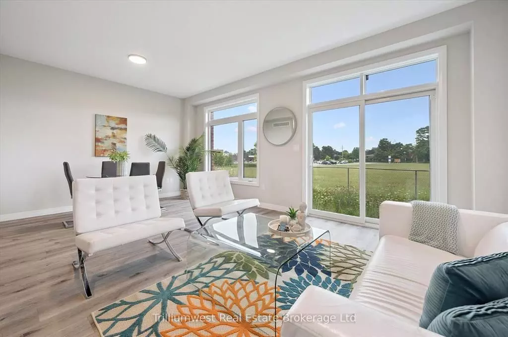 North Dumfries, ON N0B 1E0,60 Ayr Meadow CRES