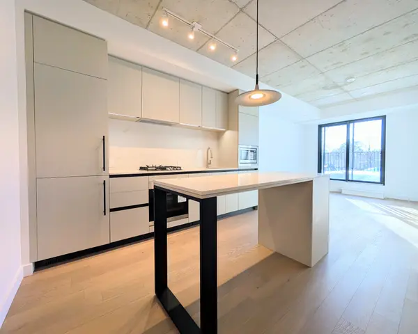 Toronto, ON M4G 3C4,1720 Bayview AVE #520