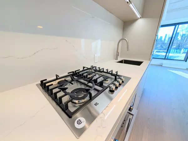 Toronto, ON M4G 3C4,1720 Bayview AVE #520