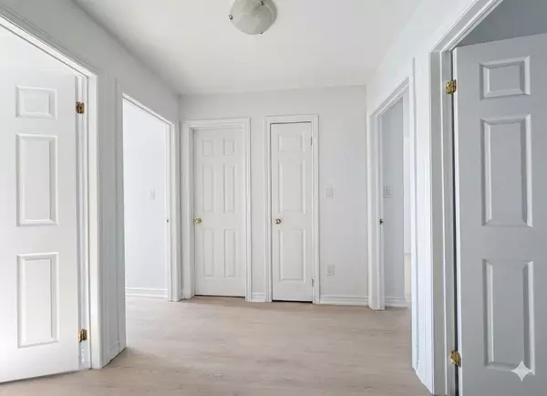 Toronto E05, ON M1W 2M1,270 Timberbank BLVD #77