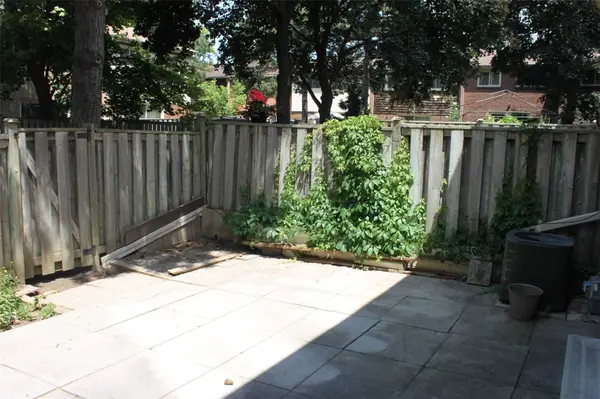 Toronto E05, ON M1W 2M1,270 Timberbank BLVD #77