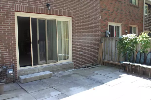 Toronto E05, ON M1W 2M1,270 Timberbank BLVD #77