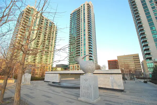 Toronto W08, ON M9C 0A4,215 Sherway Gardens RD #707