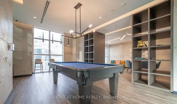 Toronto W06, ON M8Y 4G9,251 Manitoba ST #2803