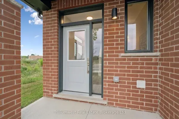 North Dumfries, ON N0B 1E0,60 Ayr Meadow CRES