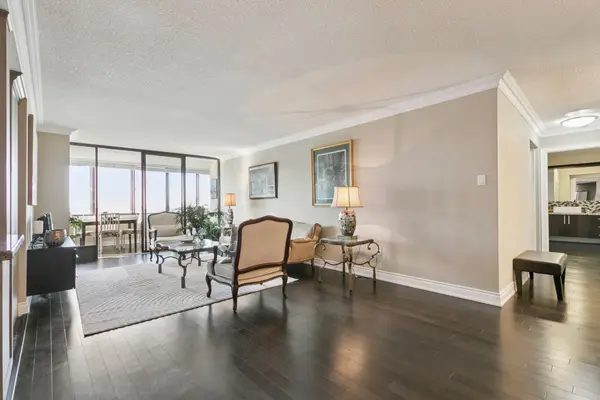 2330 Bridletowne CIR #1501, Toronto E05, ON M1W 3P6