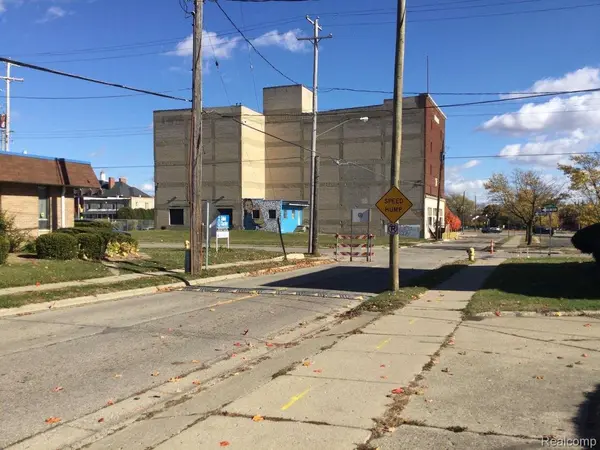 575 Louisa ST, Flint, MI 48503