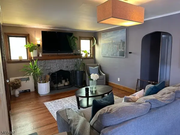 123 E 6Th Ave, Roselle Boro, NJ 07203