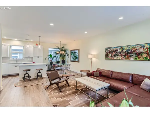 11331 SW CAPITOL HWY, Portland, OR 97219