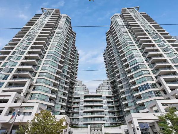 Toronto, ON M5J 2X1,228 Queens Quay W #1101