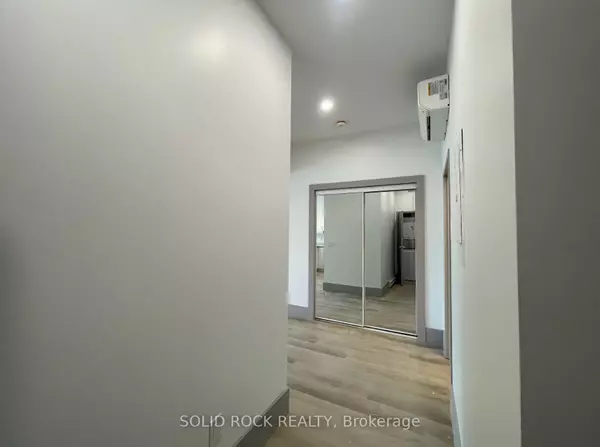 Brockville, ON K6V 1B1,48 King ST E #206