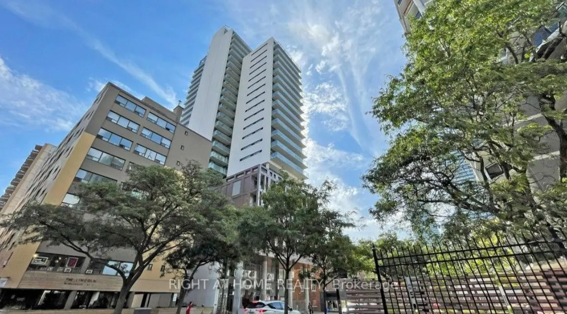 Toronto C08, ON M4Y 0C5,81 Wellesley ST E #607