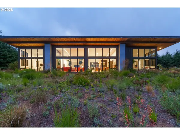 Coquille, OR 97423,75175 Stargazer Lane