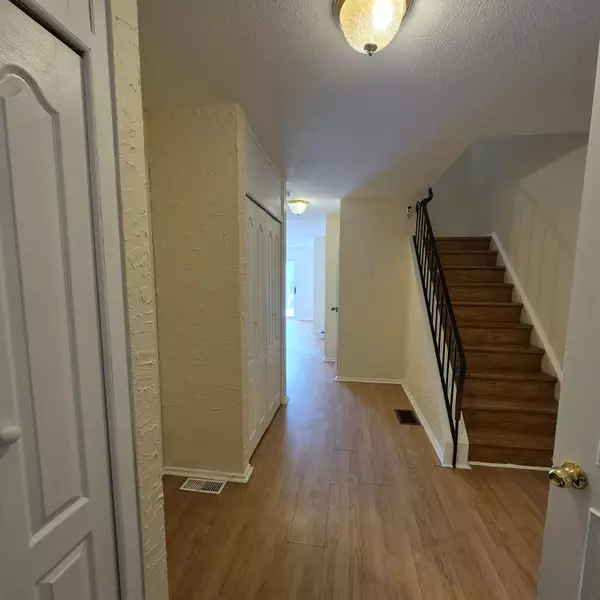 Bells Corners And South To Fallowfield, ON K2H 6V9,8A Arnold DR #8