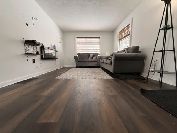 78 Yonge ST N, Springwater, ON L0L 1P0