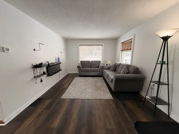 78 Yonge ST N, Springwater, ON L0L 1P0