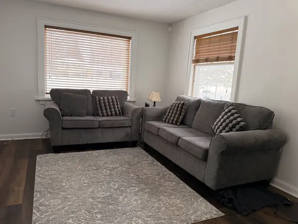 78 Yonge ST N, Springwater, ON L0L 1P0