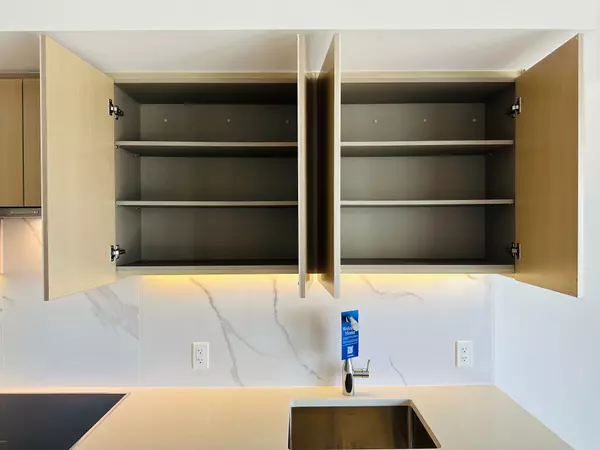 Toronto, ON M5V 0X4,3 Concord Cityplace WAY #3215