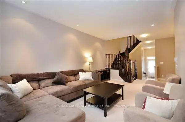 East Gwillimbury, ON L9N 0C1,158 Harvest Hills BLVD