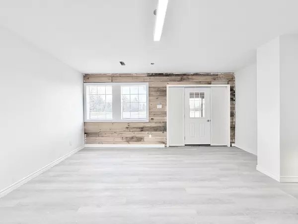 Brock, ON L0K 1A0,25066 Commodore RD #103