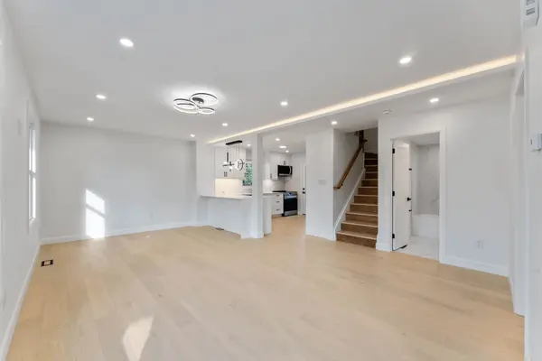 2700 PRISCILLA ST, Britannia - Lincoln Heights And Area, ON K2B 7E2