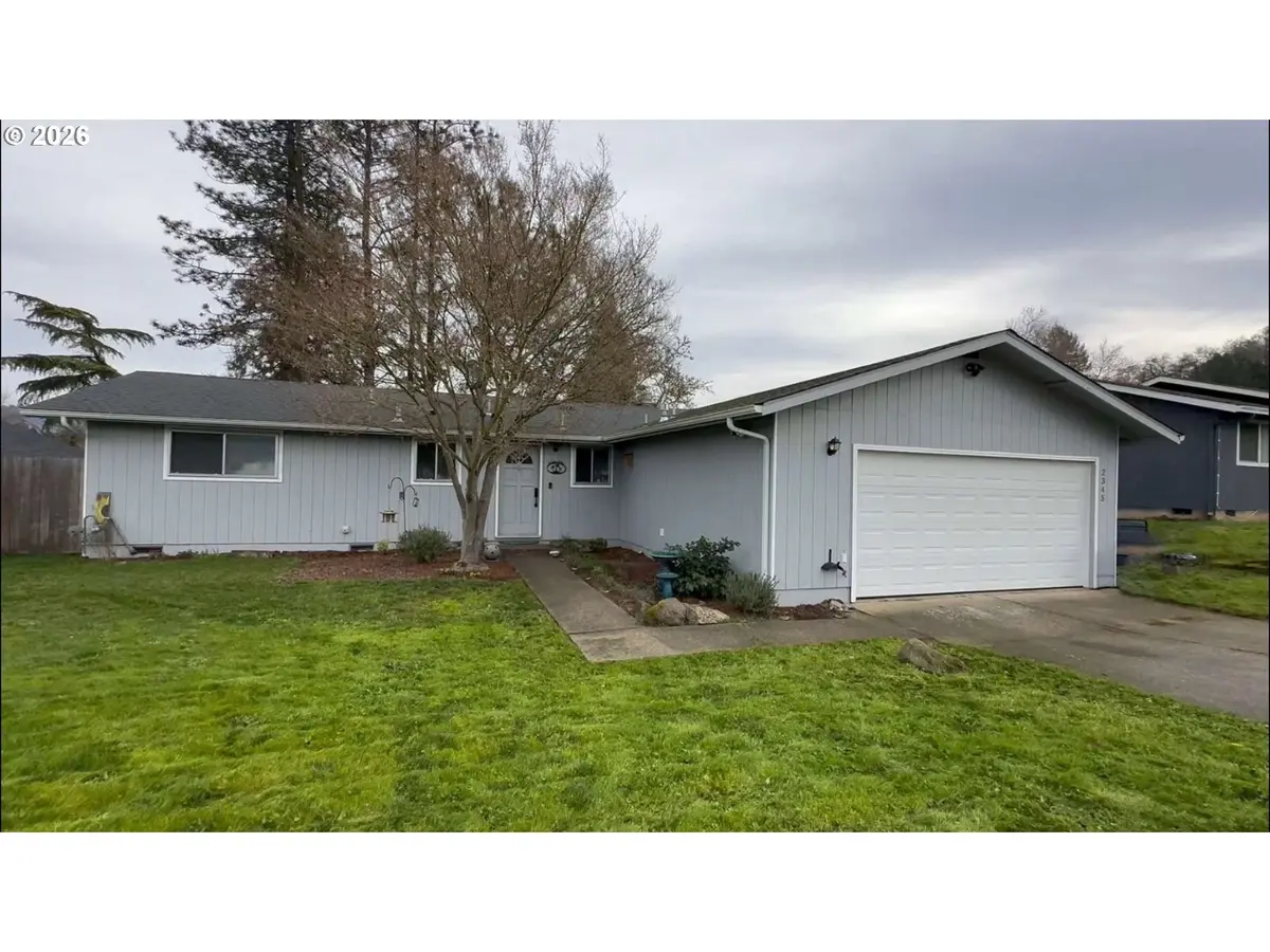 2345 CIRCLE DR, Roseburg, OR 97471