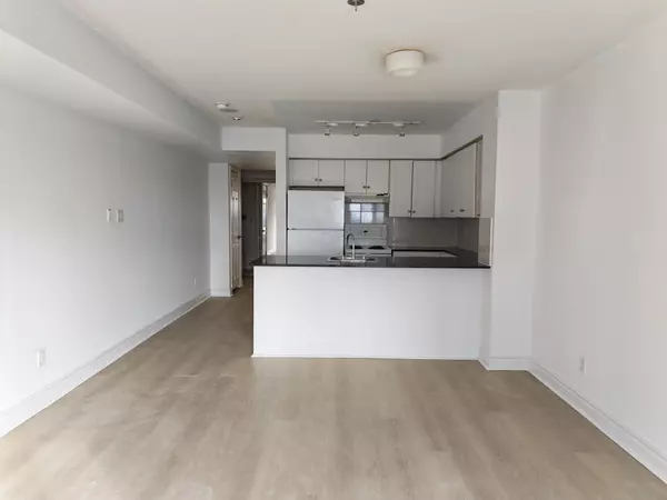 Toronto C08, ON M5B 2R3,210 Victoria ST #4210