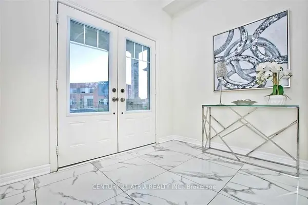 East Gwillimbury, ON L9N 0P6,10 Kavanagh AVE