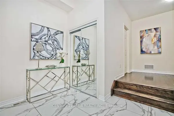 East Gwillimbury, ON L9N 0P6,10 Kavanagh AVE