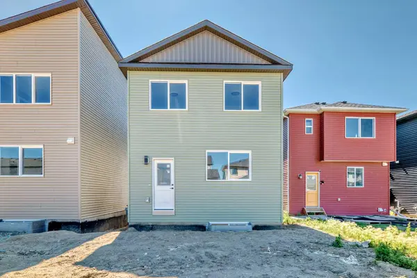 112 Belvedere PARK SE, Calgary, AB T2A 8A1